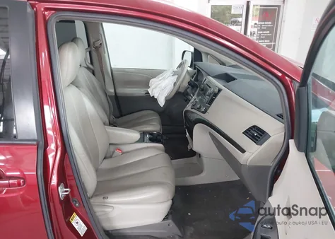 2011 Toyota Sienna Le V6 from USA, damaged, VIN 5TDKK3DC2BS048804